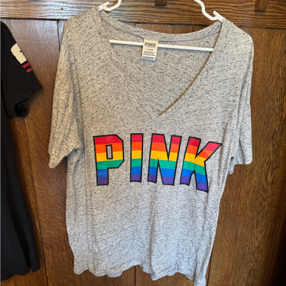 PINK Victoria's Secret Gray Graphic Tee Short Sleeve